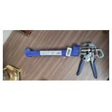 LARGE HEAVY DUTY CAULK GUN
