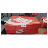 NIKE SHOES SIZE 10 MENS  (USED)