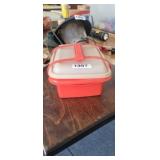 VINTAGE TUPPERWARE LUNCH CONTAINER