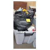 TOTE FULL OF WOMENS CLOTHING