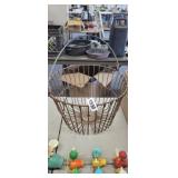 VINTAGE METAL EGG BASKET