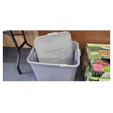 TOTE WITH LID
