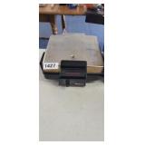 MAGIC CHEF WAFFLE MAKER