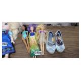 3 DOLLS AND FROZEN SLIPPERS