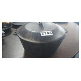 #8 CAST IRON DUTCH OVEN WITH LID, 10 1/8"