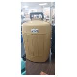 VINTAGE COLEMAN LANTERN WITH CARRYING CASE