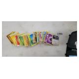 LOT OF POKEMON CARDS