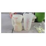 VINTAGE PLASTIC MEASURING CUPS