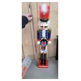 2.5FT NUTCRACKER *NEW
