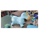 INFLATABLE JUMPING GIRAFFE