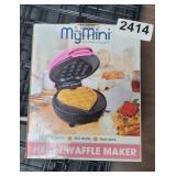 MINI HEART WAFFLE MAKER