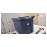 STERLITE  18 GALLON TOUGH TOTE WITH LID