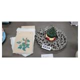 4 COASTERS, MUSIC BOX AND TRIVET