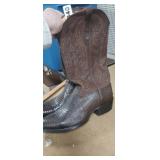CAVENDERS BOOTS, SIZE 10.5, GENTLY USED