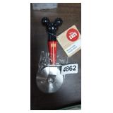MICKEY MOUSE PIZZA CUTTER