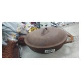LODGE CAST IRON SKILLET WITH LID