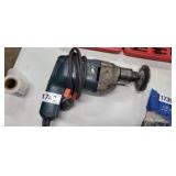 BLACK AND DECKER DRILL