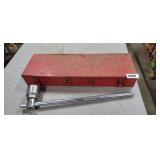 LARGE RATCHET AND SOCKET SET *EXTRA RATCHET