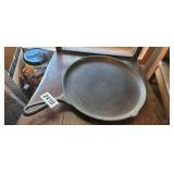 GRISWOLD CAST IRON SKILLET GRIDDLE