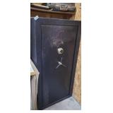CANNON GUN SAFE *HOLDS 20 RIFLES *NO CONTENTS