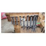 HANGING WRENCHES