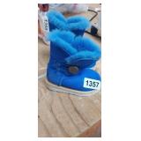 UGG KIDS SIZE 6, GENTLY USED