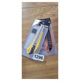 (2) UTILITY KNIVES