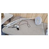 CLAMP ON MAGNIFYING LAMP