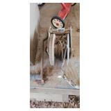 HAND CRANK WINCH