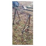 METAL RAIL/ SAW HORSE TYPE