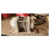 WINCH WITH EXTRA HOOK