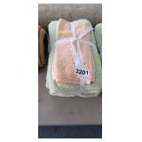 BUNDLE OF TOWELS *2/2/2