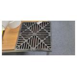 THICK PLASTIC DRAIN GRATE