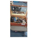 JEWELRY BOX WITH JEWELRY