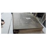 FOLDER FULL OF BASEBALL CARDS