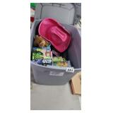 TOTE OF KIDS TOYS *PUZZLES, SCOOBY, BOOKS, GAMES