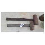 2 HANDHELD SLEDGE HAMMERS