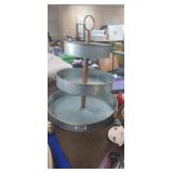 3 TIERED FARMHOUSE CUPCAKE DISPLAY