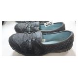 SHOES, SIZE 8.5, GENTLY USED