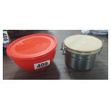 2 BOWLS *ONE LID AND SEALED CANISTER