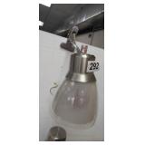 CLIP-ON LIGHT FIXTURE