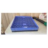 (5) 24X21 PLASTIC FLATS