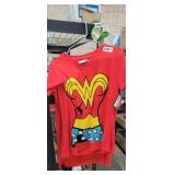 WONDER WOMAN SHIRT WITH CAPE SIZE L