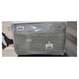 FULL SIZE BEDDING SET