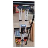ADJUSTABLE CRUTCHES