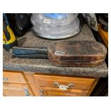 CAST ALUMINUM FISH POACHING PAN