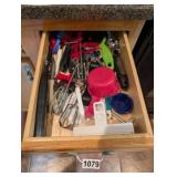 DRAWER FULL OF UTENCILS