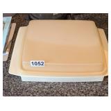 TUPPERWARE DEVILED EGG CONTAINER