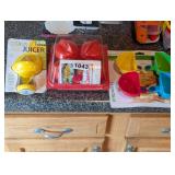 JUICER, EGGLETTES AND DIP CUPS