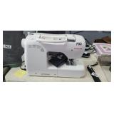 SINGER SEWING MACHINE